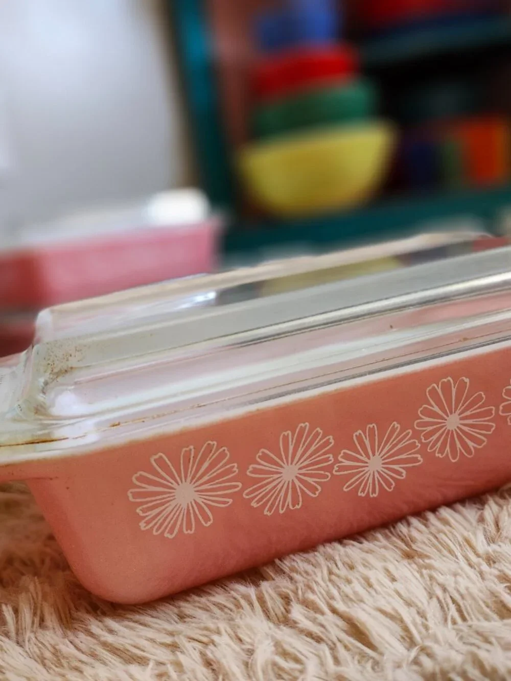Pyrex pink daisy 575 with lid
